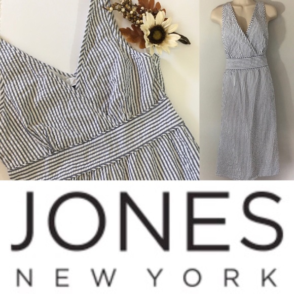 Jones New York Dresses & Skirts - Jones New York Seersucker Wrap Top V-Neck Dress